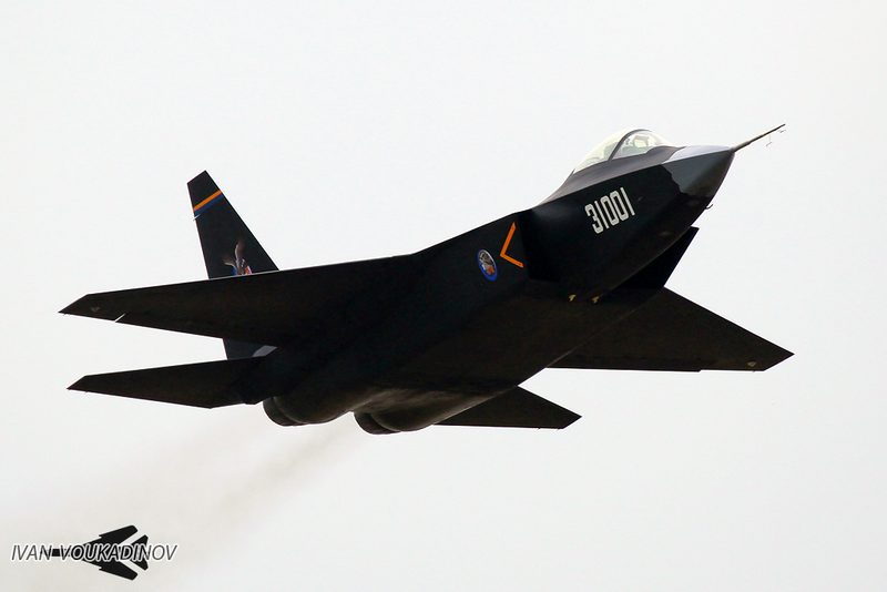 Illustration for article titled Amazing Photos Of China's Newest Stealth Jet Show Growing Air Might